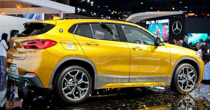 Giá bán BMW X2 2018 tại thị trường ôtô Thái Lan vẫn còn là ẩn số. Tuy nhiên, tại thị trường gần nhất là Malaysia, xe có giá bắt đầu từ 320.800RM (khoảng 1,868 tỷ đồng) cho phiên bản X2 sDrive20i.