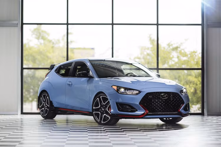 Hatchback thể thao 3 cửa Hyundai Veloster N mới được xem là mẫu xe thứ ba thuộc series N-line - dòng xe thể thao hiệu suất cao của hãng xe Hàn Quốc.