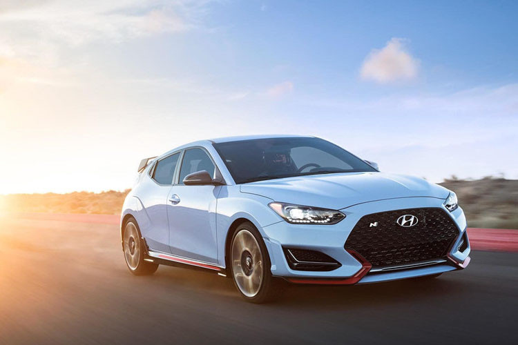 Đây cũng là mẫu Hyundai Veloster thế hệ thứ hai sau 8 năm có mặt trên thị trường.