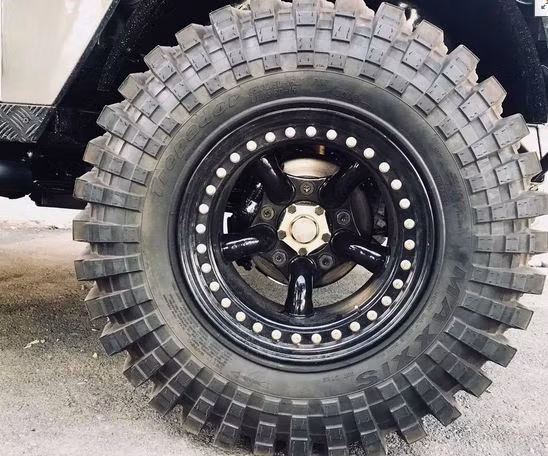 Mâm Beadlock Supertweak ET-44 - Vỏ Maxxis Trepador 35x12.5 R16 hầm hố.