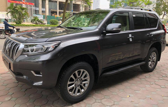 Mẫu xe SUV Toyota Land Cruiser Prado VX 2018 được ra mắt tại châu Âu vào tháng 9/2017. Và... đến nay đã có khá nhiều chiếc về Việt Nam theo diện nhập khẩu tư nhân.