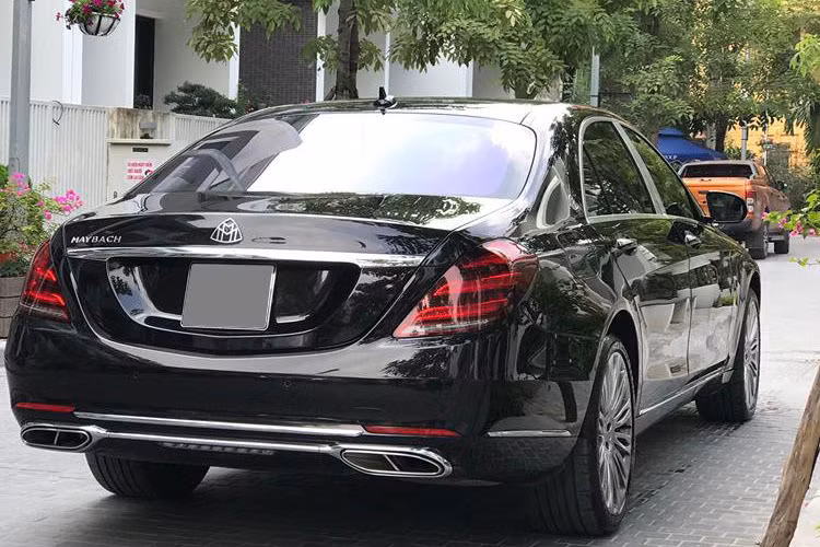 Mercedes-Benz S500 sử dụng động cơ V8 tăng áp kép, dung tích 4,6 lít tạo ra 455 mã lực tại vòng tua 5.520 - 5.550 vòng/phút và mô-men xoắn cực đại đạt 700Nm tại 1.800 - 3.500 vòng/phút.