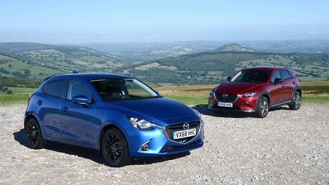 Hãng xe hơi Nhật Bản mới đây đã tung ra phiên bản đặc biệt chiếc Mazda CX-3 và Mazda2 hatchback tại thị trường Anh quốc với tên gọi là Black + Edition. Tuy nhiên hai siêu phẩm này chỉ được sản xuất giới hạn 500 chiếc.