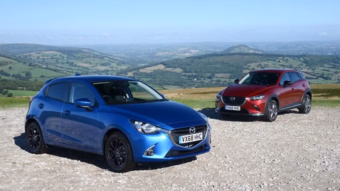 Hãng xe hơi Nhật Bản mới đây đã tung ra phiên bản đặc biệt chiếc Mazda CX-3 và Mazda2 hatchback tại thị trường Anh quốc với tên gọi là Black + Edition. Tuy nhiên hai siêu phẩm này chỉ được sản xuất giới hạn 500 chiếc.