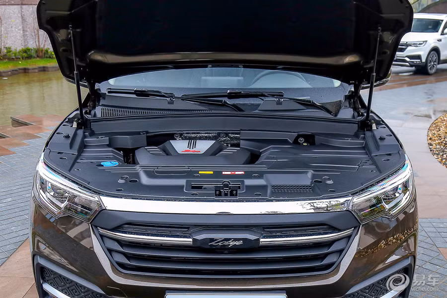 Zotye T500 thuộc phân khúc crossover cỡ C đồng thời cạnh tranh cùng những đối thủ như Honda CR-V, Mazda CX-5 hay Nissan X-Trail.