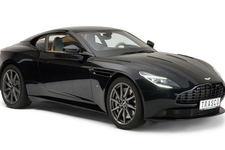 Mặc dù trang bị thêm lớp chống đạn nhưng trọng lượng xe bọc thép Aston Martin DB11 mới này không thay đổi và toàn bộ chi tiết nội, ngoại thất của xe đều được giữ nguyên như phiên bản tiêu chuẩn.