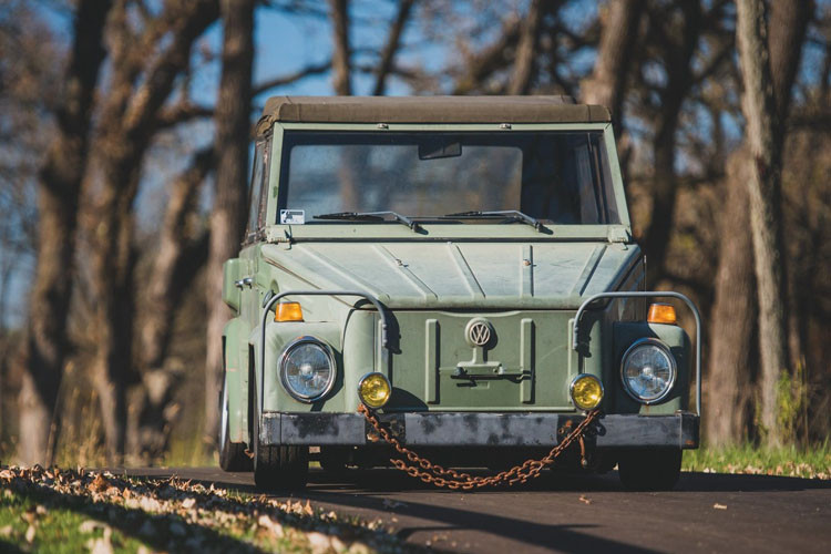 Theo đó cùng một mẫu xe quân sự Volkswagen, nhưng ở Đức chiếc xe này có tên là Type 191 trong khi tại Anh lại có tên là Trekker. Ở Indonesia, chiếc xe có hẳn tên thánh là The Camat, ở Mexico lại có tên là Safari và tại Mỹ, chiếc xe được gọi đơn giản là "The Thing".
