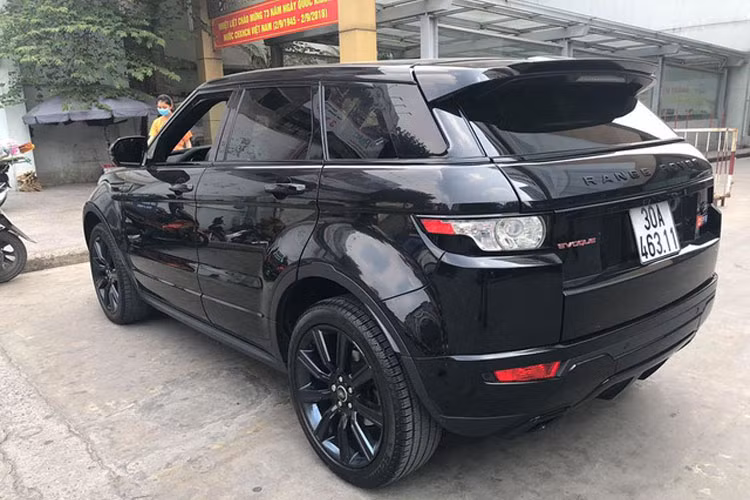Đặc biệt, trung bình mỗi năm, chủ nhân của Range Rover Evoque Black Edition chỉ chạy xe với quãng đường chưa tới 2.400 km nên hầu như mọi thứ trong xe đều còn vận hành rất tốt.