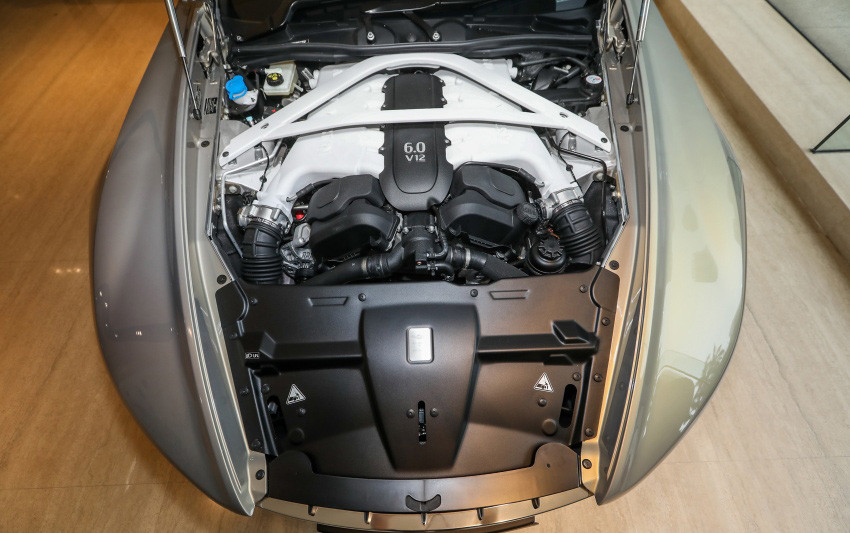 Mẫu xe sang Lagonda Taraf được Aston Martin trang bị khối động cơ V12, hút khí tự nhiên, dung tích 6.0 lít sản sinh ra công suất 550 mã lực và mô-men xoắn cực đại 630 Nm
