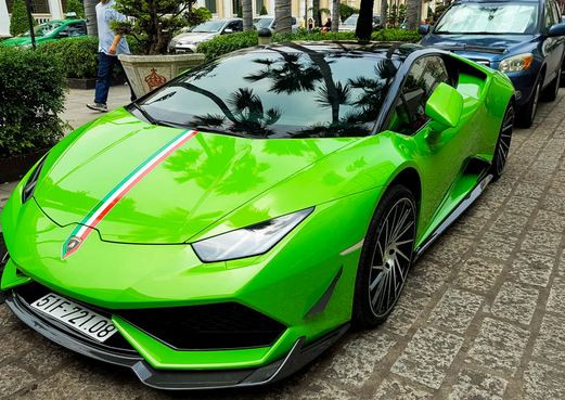 Ở Việt Nam có đến 3 Lamborghini Huracan LP610-4 màu xanh cốm.