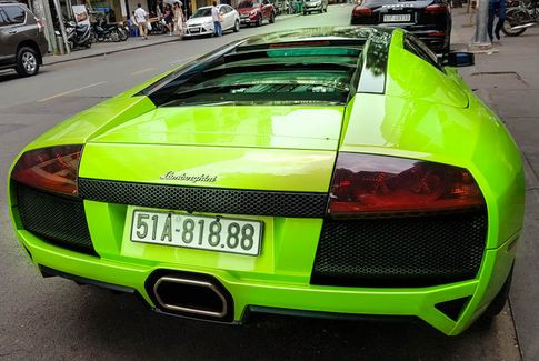 Lamborghini Murcielago LP640 trang bị khối động cơ V12, dung tích 6.5 lít, sản sinh công suất tối đa 631 mã lực và mô-men xoắn cực đại 660 Nm. Kết hợp cùng hộp số 6 cấp, "siêu bò" này có khả năng tăng tốc 0-100 km/h trong 3 giây trước khi đạt tốc độ tối đa 340 km/h.