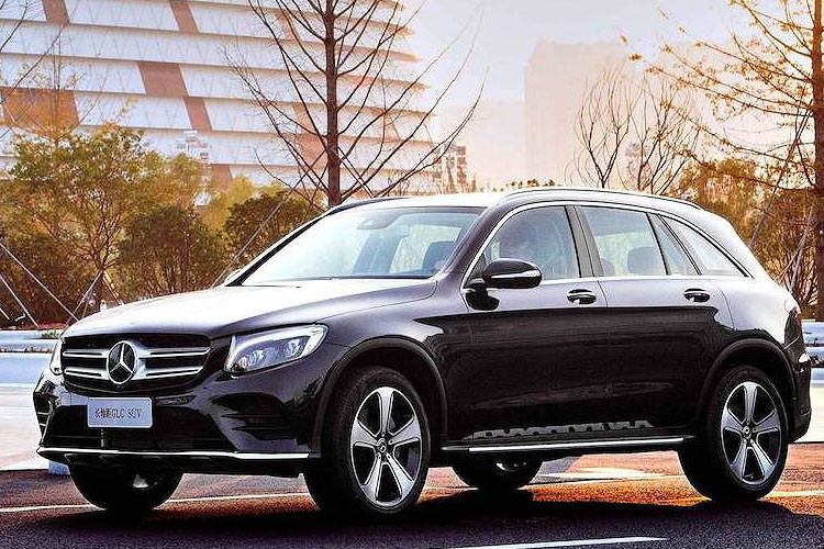 Theo đó, chiếc SUV hạng sang Mercedes-Benz GLC L mới sẽ có chiều dài 4.765mm, chiều cao 1.89mm, chiều rộng 1.648mm và chiều dài cơ sở lên tới 2.973mm.