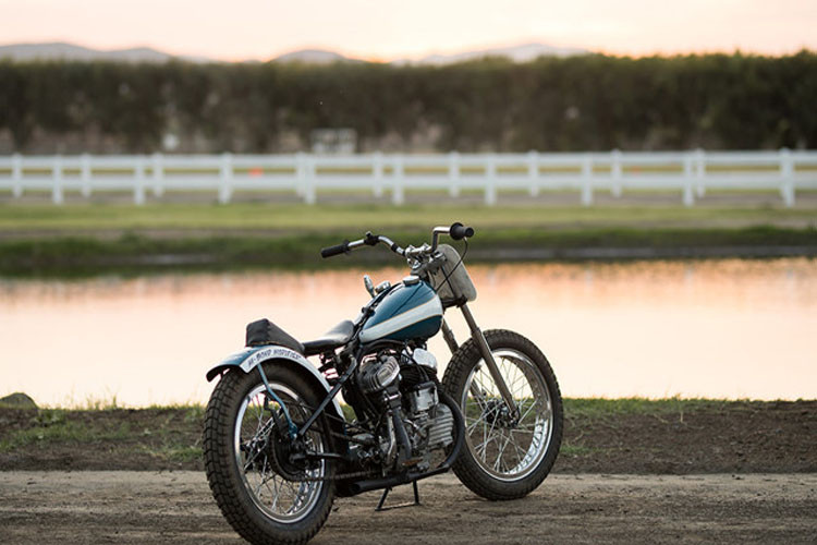 Chưa dừng lại ở đó, dự kiến sắp tới, chiếc xe này còn được thay mới tay lái phù hợp hơn và nâng cấp lọc gió K&amp;N cho bình xăng con Mikuni.