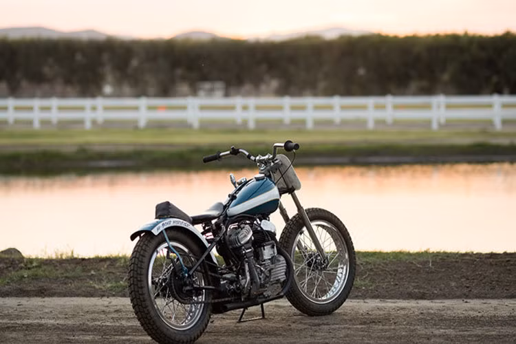 Chưa dừng lại ở đó, dự kiến sắp tới, chiếc xe này còn được thay mới tay lái phù hợp hơn và nâng cấp lọc gió K&amp;N cho bình xăng con Mikuni.