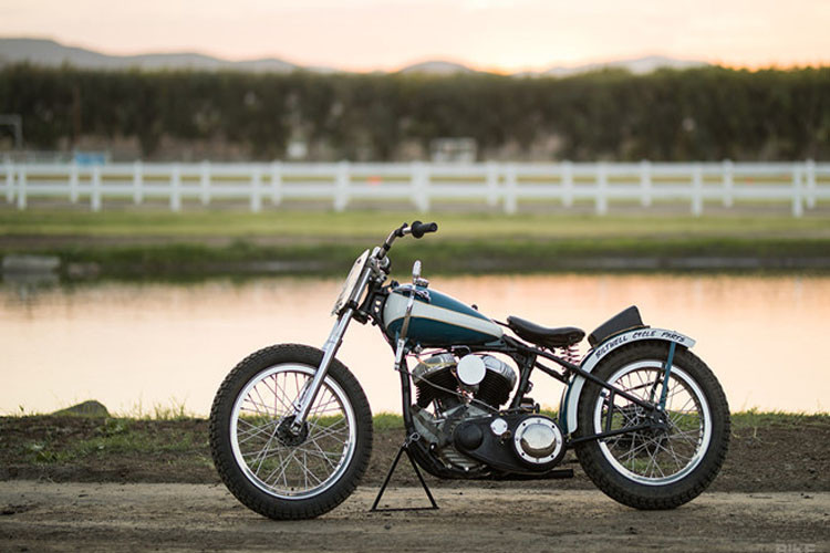 Đầu tiên, về động cơ, bản độ này sử dụng động cơ V-twin lấy từ chiếc Harley WLA 1941, được sản xuất với số lượng ít trước những năm 40. Tuy nhiên, động cơ có phần cũ kĩ này đã được chỉnh sữa lại đôi chút.