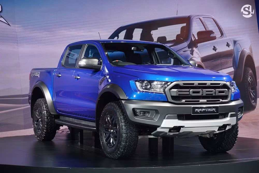 Mẫu xe Ford Ranger Raptor 2019 vừa được công bố tại Thái Lan với giá từ 1,24 tỷ đồng và được cho là sẽ về Việt Nam trong năm nay khiến nhiều dân chơi bán tải hào hứng.
