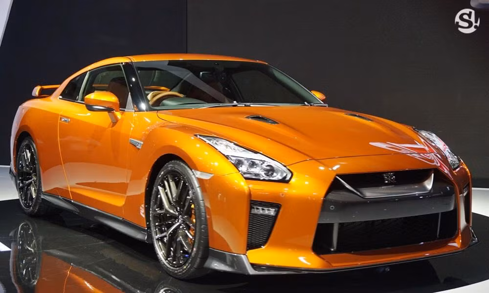 Một trong số mẫu xe ôtô mới trình làng hot nhất tại Triển lãm Bangkok motoshow 2018 là chiếc Nissan GT-R Premium Edition. Nissan GT-R Premium Edition có giá 13,5 triệu Baht (9,85 tỷ đồng). Xe được trang bị động cơ xăng V6, dung tích 3,5 lít, sản sinh công suất tối đa 555 mã lực cùng mô-men xoắn cực đại 632 Nm. Xe gây ấn tượng với thiết kế mới mang dáng dấp của một siêu xe thực thụ.