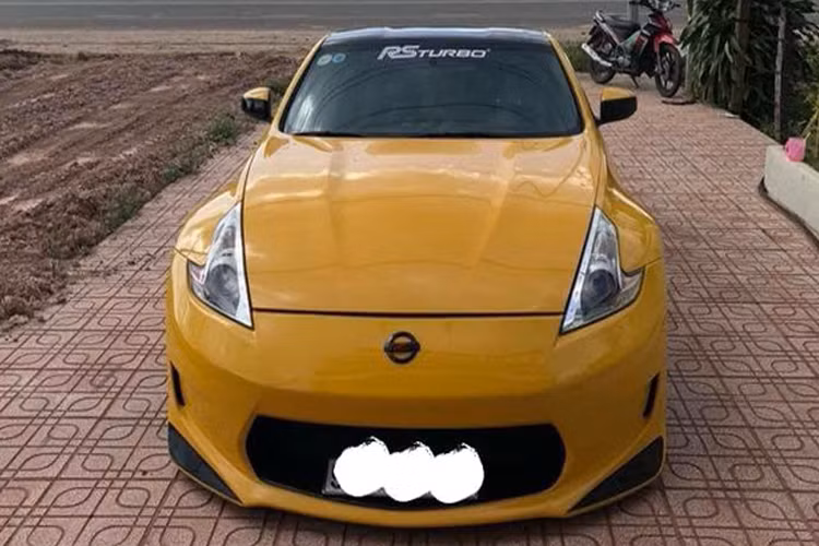 Chiếc Nissan 370Z hàng hiếm này được trang bị động cơ V6, dung tích 3,7 lít, sản sinh công suất cực đại 333 mã lực tại vòng tua 7.000 vòng/phút và mô-men xoắn cực đại 363 Nm tại vòng tua 5.200 vòng/phút.