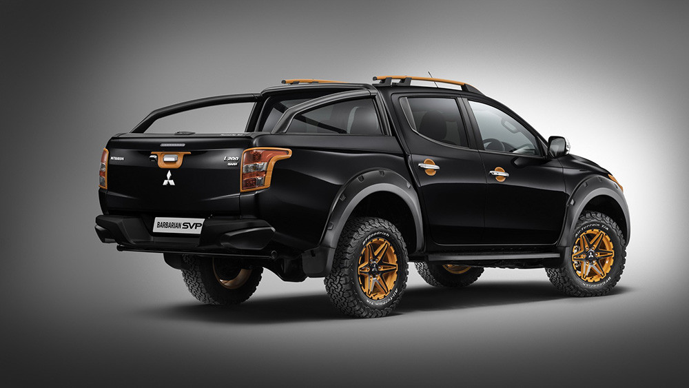 Phiên bản đặc biệt Mitsubishi Triton Barbarian SVP II có một loạt thay đổi nội và ngoại thất cực ngầu, với điểm nhấn là các chi tiết màu cam cùng nhiều chi tiết độc đáo ở cả bên ngoài và bên trong xe