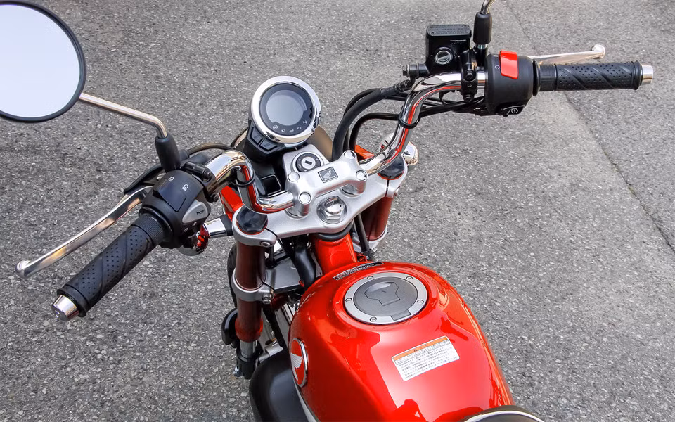 Các trang bị trên xe đều hiện đại và chắc chắn.