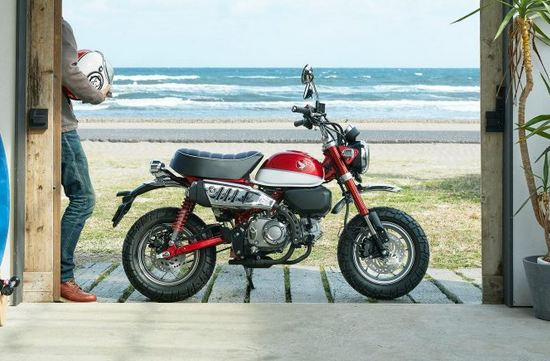 Mẫu xe này đã được hãng xe máy Honda chào hàng và ra mắt trước đó ở thị trường Thái Lan, Indonesia, Nhật Bản, Mỹ...