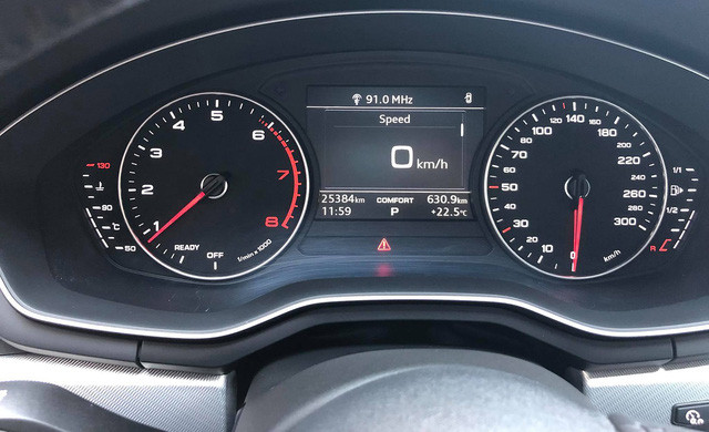 Chiếc Audi A4 bản 2016 này đã đi được quãng đường hơn 25.000km.