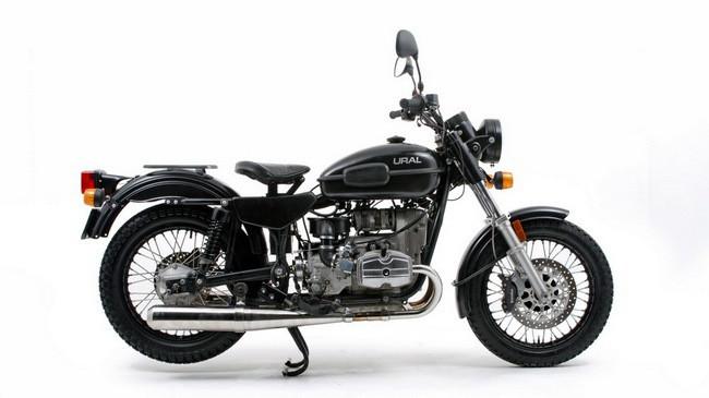 Nếu bạn là fan hâm mộ của những chiếc môtô được sản xuất trong thập niên 70 của thế kỷ trước, nhưng vẫn muốn có môt chiếc xe với những công nghệ hiện đại của thế kỷ 21, thì mẫu xe môtô của Nga - Ural Solo sT 2013 sẽ là một gợi ý đáng để bạn xem xét.
