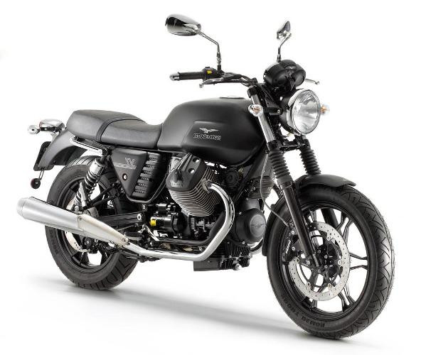 Moto Guzzi V7 Stone luôn được người dùng đánh giá cao nhờ sức hút khó cưỡng không chỉ từ phong cách thiết kế mang đậm chất retro, động cơ V-Twin mạnh mẽ đặt ngang mà còn bởi chính từ sự phong phú và độc đáo của những “bộ cánh” mới.