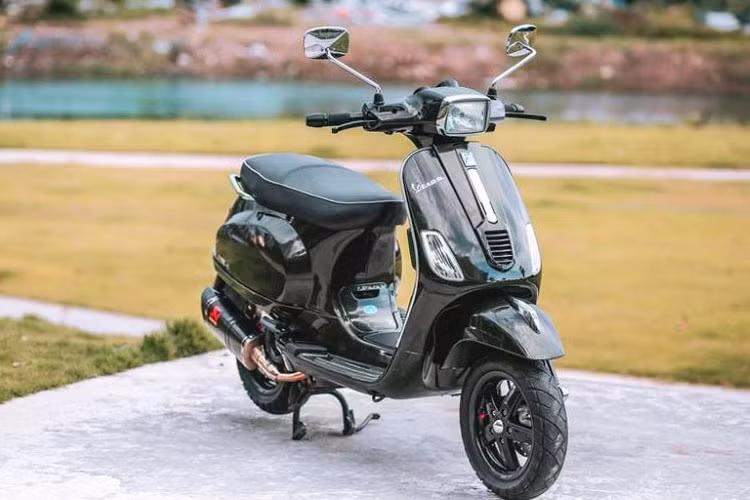 Mới đây, xưởng độ Saigon MaxSpeed đã cho ra đời một bản độ chiếc xe ga Vespa S125 ie theo phong cách Zelioni nhẹ nhàng nhưng được đánh giá cao về khả năng vận hành cũng như tăng tính thẩm mỹ.