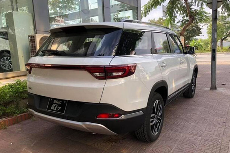 BAIC Q7 tại Việt Nam chỉ có duy nhất phiên bản 5 chỗ.
