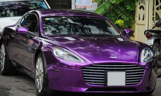 Aston Martin Rapide là mẫu xe thể thao hiệu suất cao 4 cửa, 4 chỗ ngồi do hãng xe sang Aston Martin của Anh sản xuất. Rapide được giới thiệu lần đầu tiên vào năm 2010. Giá xuất xưởng của mẫu xe này vào khoảng 149.500 bảng Anh.