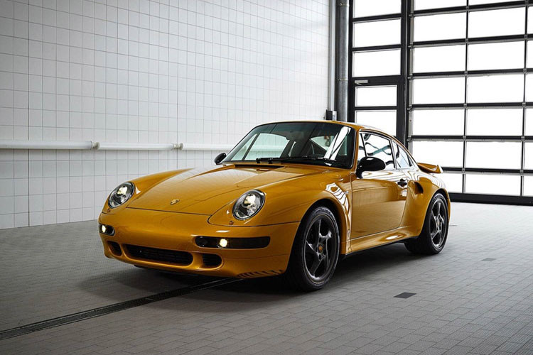 Chỉ trong 10 phút sau khi đưa lên sàn đấu giá, chiếc xe cổ Porsche 911 Turbo S Project Gold độc nhất được chốt giá 3,1 triệu USD khiến ai ai cũng phải choáng.