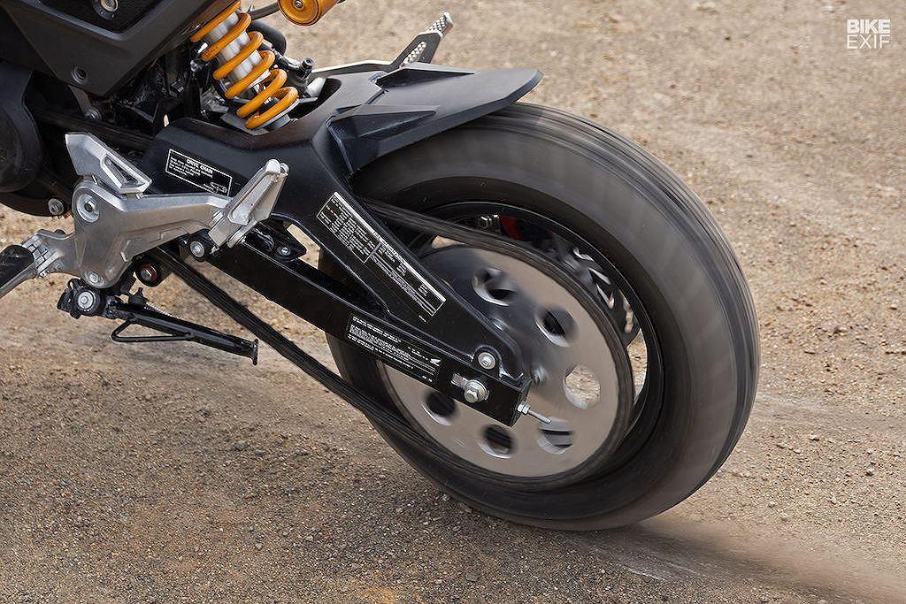 Được biết việc lắp hệ động lực từ chiếc xe điện Zero FX khá đơn giản, khi chỉ cần tháo động cơ xăng cùng mọi thứ liên quan trên Grom/MSX125 nguyên bản.