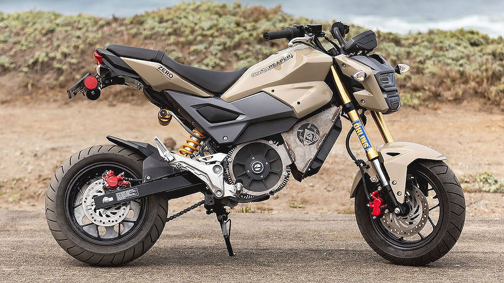 Phần vỏ xe nguyên bản cũng đã được hãng xe điện Zero Motorcycles loại bỏ và thay bằng thiết kế mới được làm từ sợi thủy tinh.