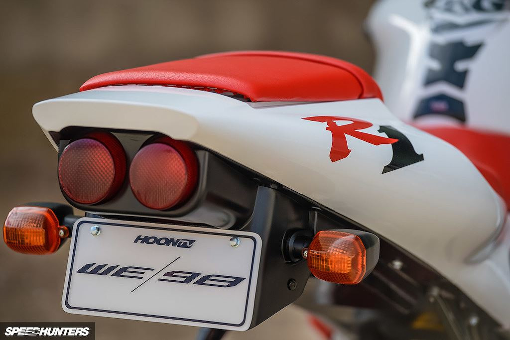 Bản độ mới có kiểu dáng giống tới 99% so với R1 thế hệ đầu tiên.