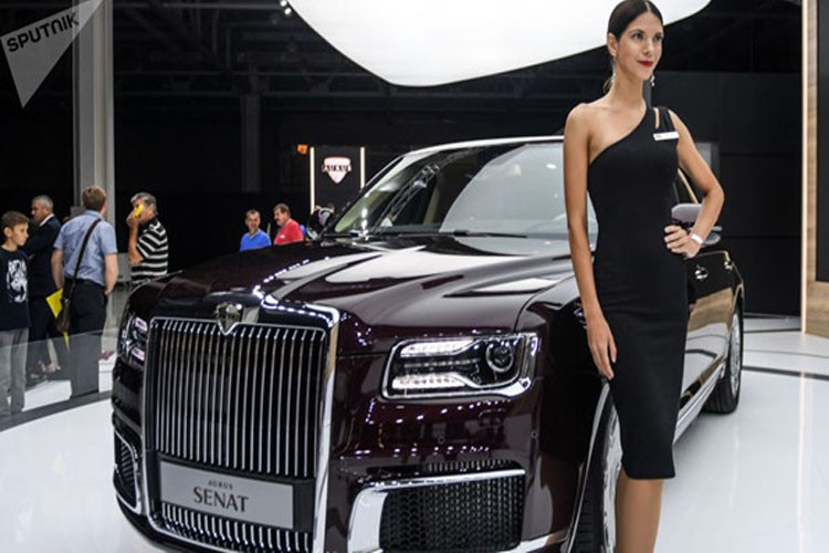 Trước đó từng có thông tin chỉ có 120 mẫu xe Aurus được sản xuất trong năm 2019. Dòng xe này có các bản limousine, sedan và minibus. Sau khi phát triển các phiên bản dành cho các quan chức chính phủ Nga, các xe thuộc dự án Cortege sẽ được bán công khai ngoài thị trường. 