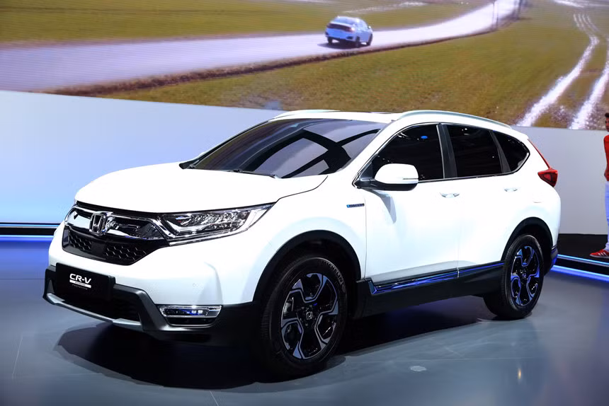 Mẫu xe Honda CR-V hybrid 2018 ra mắt tại thị trường châu Âu được trang bị động cơ tăng áp VTEC TURBO 1.5L 4 xy-lanh thẳng hàng và có thêm tùy chọn động cơ hybrid.