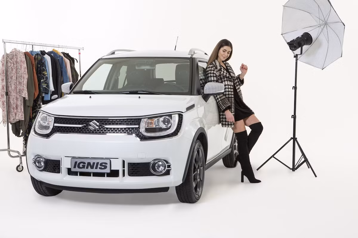 Hiện giá bán Suzuki Ignis Ginza với hai biến thể này lần lượt là: 18.950 Euro (khoảng 533,6 triệu đồng) và 20.450 Euro (khoảng 575,7 triệu đồng). Đáng chú ý hơn khi Suzuki sẽ bán đúng 100 chiếc Ignis Ginza.