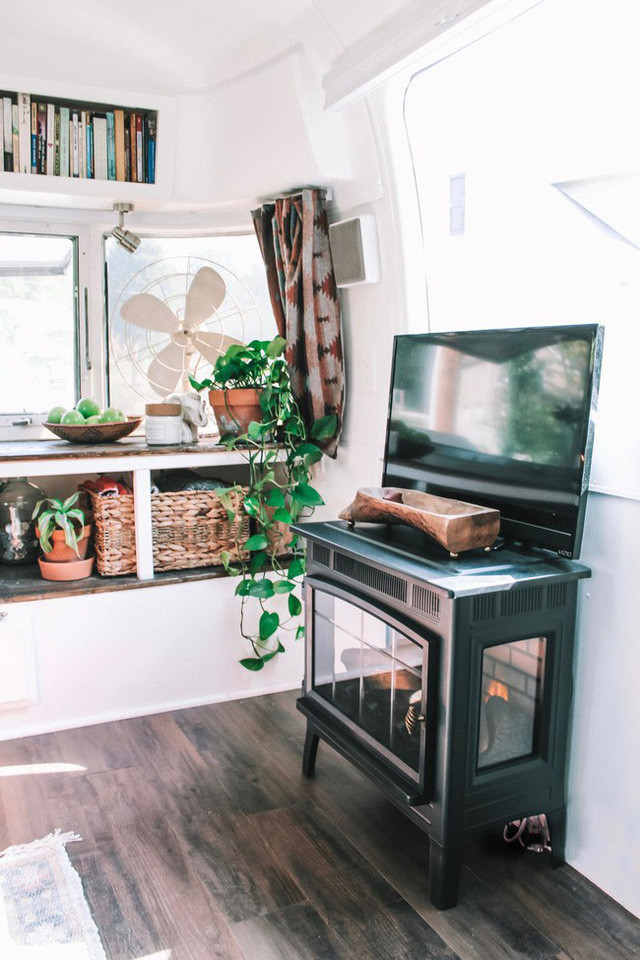 Tất cả nội thất chuyên dùng cho xe nên các không gian đều nhỏ gọn và được thiết kế hợp lý.