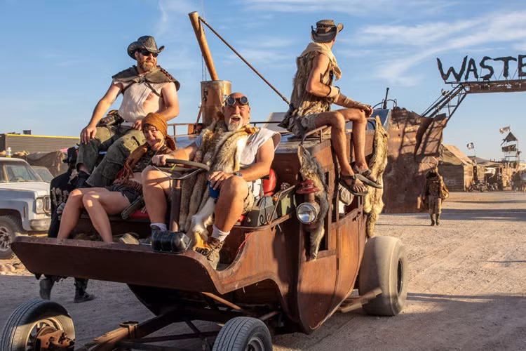 Những chiếc xe độ với nhiều chủ đề khác nhau luôn là tâm điểm chú ý ở lễ hội này.