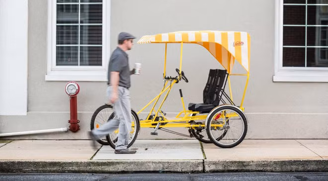 Xe đạp 4 bánh lại rất phù hợp cho những chuyến đi ngắm cảnh hoặc vận chuyển hàng hóa.