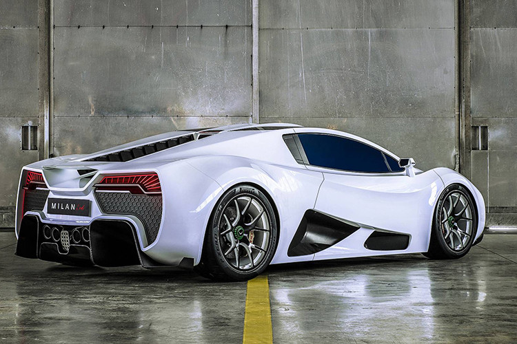 Thực tế, tên của mẫu siêu xe này được lấy cảm hứng từ một loài chim săn mồi có tên là Rotmilan với phần lông màu đỏ. Tên chính thức của của mẫu siêu xe này thực chất cũng rất ngắn gọn: Red. Còn Milan là tên của hãng sản xuất.