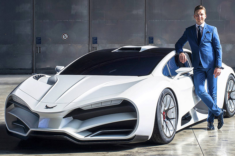 Siêu xe Milan Red được tối giản trọng lượng nhằm tăng cải thiện hiệu năng của xe. Theo tiết lộ của hãng Milan, siêu xe có cái tên siêu ngắn này có khối lượng chỉ dừng ở mức 1.300 kg nhờ sử dụng vật liệu carbon siêu bền cho hầu hết thân xe và cả hệ thống treo.