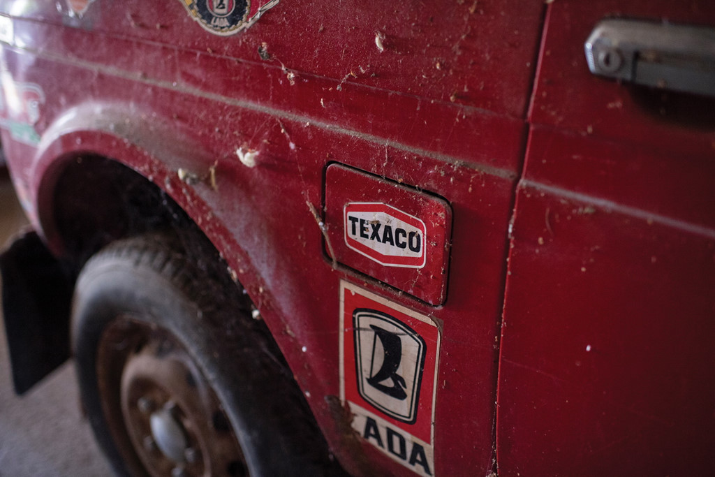 Mẫu xe off-road cỡ nhỏ này từng được ưa chuộng bởi những người đam mê off-road bởi nó hoạt động tốt trên địa hình gồ ghề. Tuy nhiên, đến nay, từ ngoại đến nội thất của xe cũ kĩ, dường như không sử dụng được nữa.