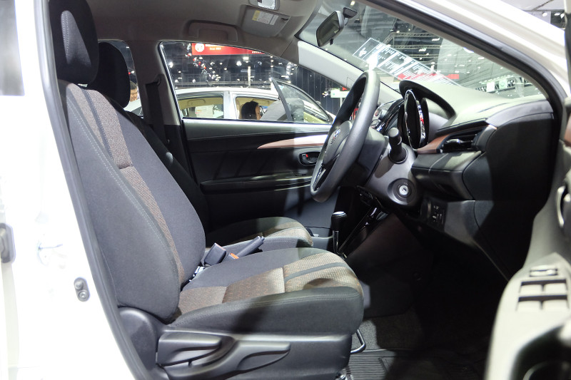 Nội thất của Toyota Vios GT Street 2018 giữ lại phong cách thiết kế nội thất từ phiên bản Vios 1.5 E.