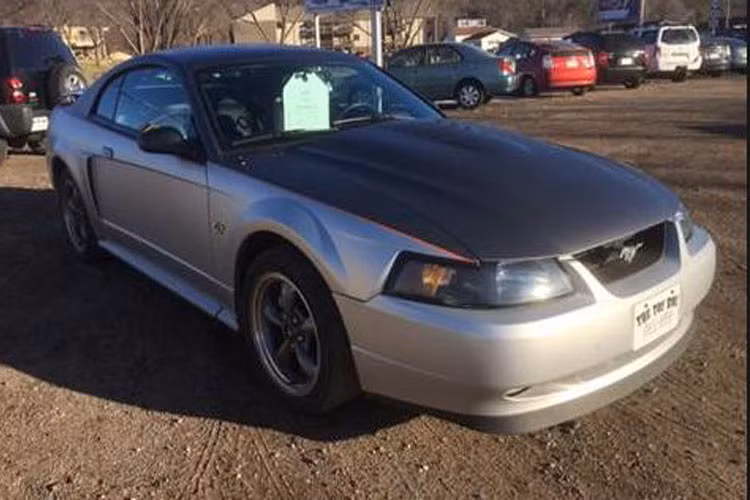 Ford Mustang “Rambo” quá xấu xí so với nguyên mẫu Ford Mustang từng rất nổi tiếng.