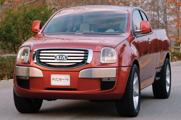 Concept bán tải của Kia ra mắt năm 2005 bị chê nhiều về thiết kế đầu xe.