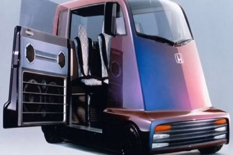 Được chế tạo trong năm 1999, mẫu xe concept Honda Fuya-Jo có thiết kế không mang tính thực tế và được cho là chỉ có trong phim khoa học viễn tưởng.