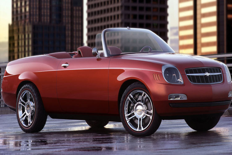 Dù có nhiều chi tiết thiết kế mang dáng vẻ tương lai hiện đại nhưng mẫu concept mui trần Bel Air 2002 vẫn không được lòng công chúng yêu xe. Các nhà thiết kế đã quá cố gắng để mang lại cho nó một dáng vẻ cổ điển.