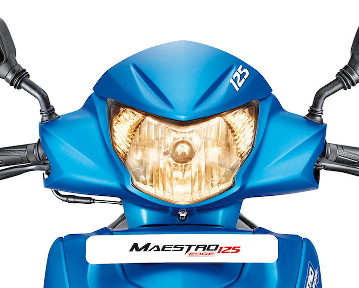 Mặt trước xe khá thời trang với phần đầu lớn, bóng đèn dạng halogen.